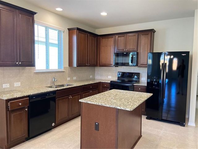 200 Kildeer PASS, Jarrell, TX 76537