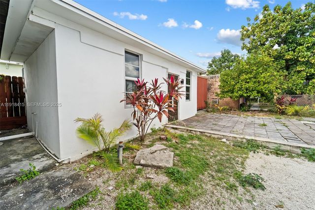 634 SW 10th Ave, Miami, FL 33130