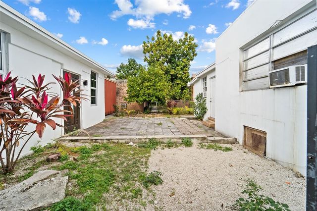 634 SW 10th Ave, Miami, FL 33130