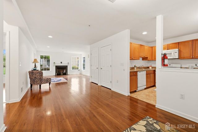 106 Chariot Court, Piscataway, NJ 08854