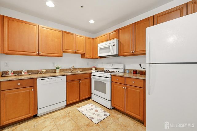 106 Chariot Court, Piscataway, NJ 08854