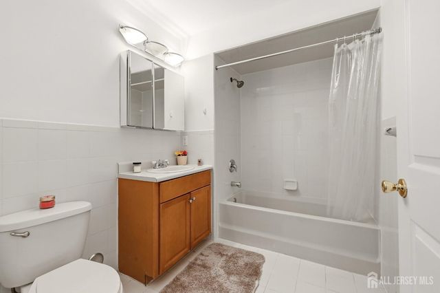 106 Chariot Court, Piscataway, NJ 08854