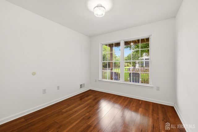 106 Chariot Court, Piscataway, NJ 08854