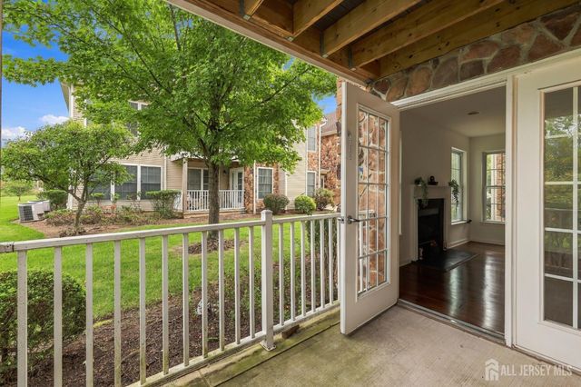 106 Chariot Court, Piscataway, NJ 08854