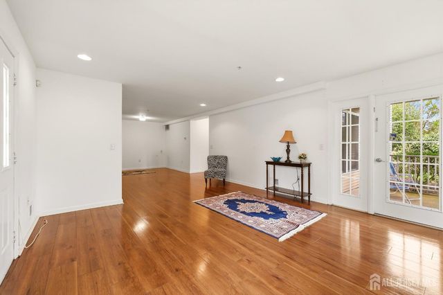 106 Chariot Court, Piscataway, NJ 08854
