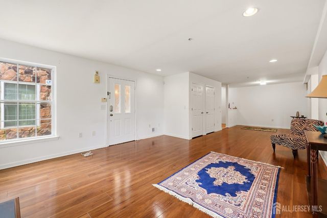 106 Chariot Court, Piscataway, NJ 08854