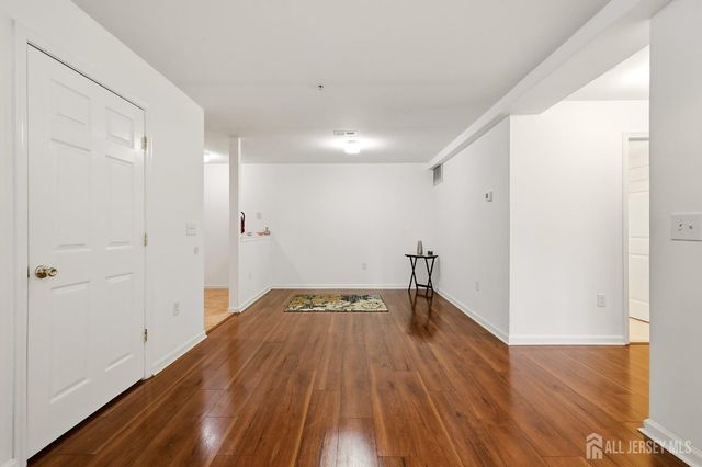 106 Chariot Court, Piscataway, NJ 08854