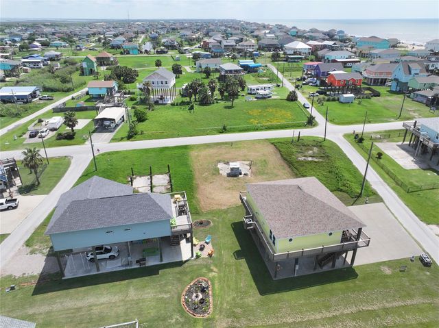 865 S Crystal Beach Road, Crystal Beach, TX 77650