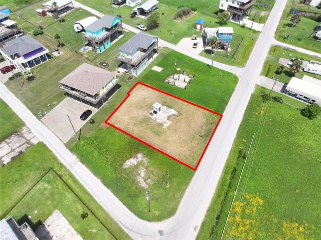 865 S Crystal Beach Road, Crystal Beach, TX 77650