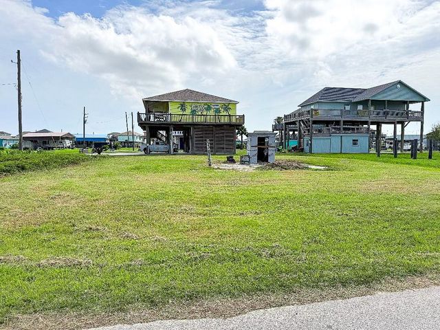 865 S Crystal Beach Road, Crystal Beach, TX 77650