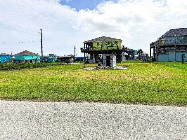 865 S Crystal Beach Road, Crystal Beach, TX 77650