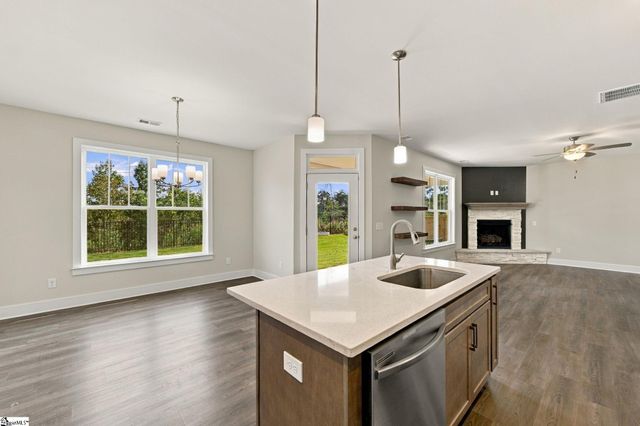 517 Glendon Street, Greer, SC 29651