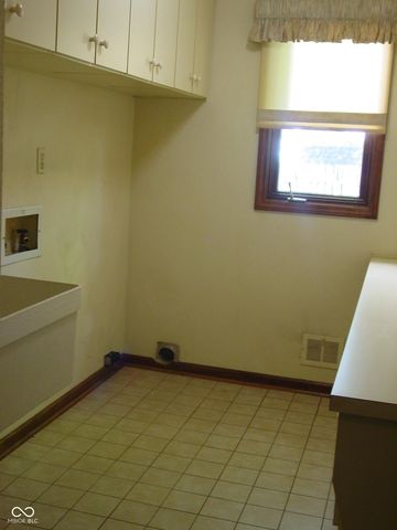 803 Oak Court, Greenfield, IN 46140