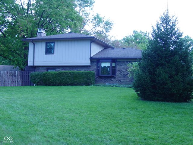 803 Oak Court, Greenfield, IN 46140