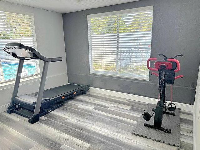 521 E Evanston Cir, Fort Lauderdale, FL 33312