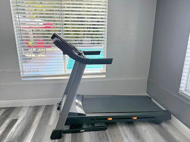 521 E Evanston Cir, Fort Lauderdale, FL 33312