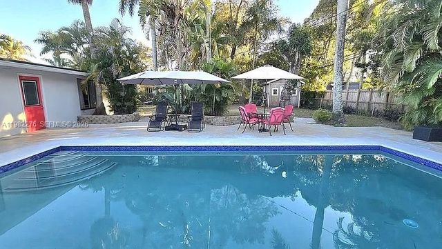 521 E Evanston Cir, Fort Lauderdale, FL 33312