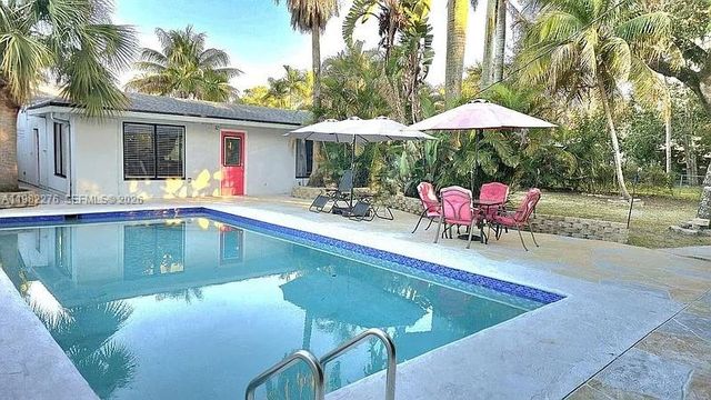 521 E Evanston Cir, Fort Lauderdale, FL 33312