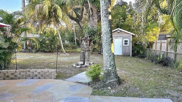 521 E Evanston Cir, Fort Lauderdale, FL 33312