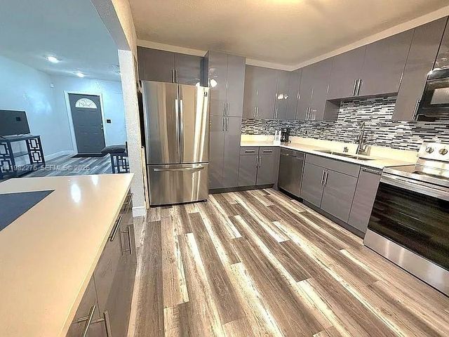 521 E Evanston Cir, Fort Lauderdale, FL 33312