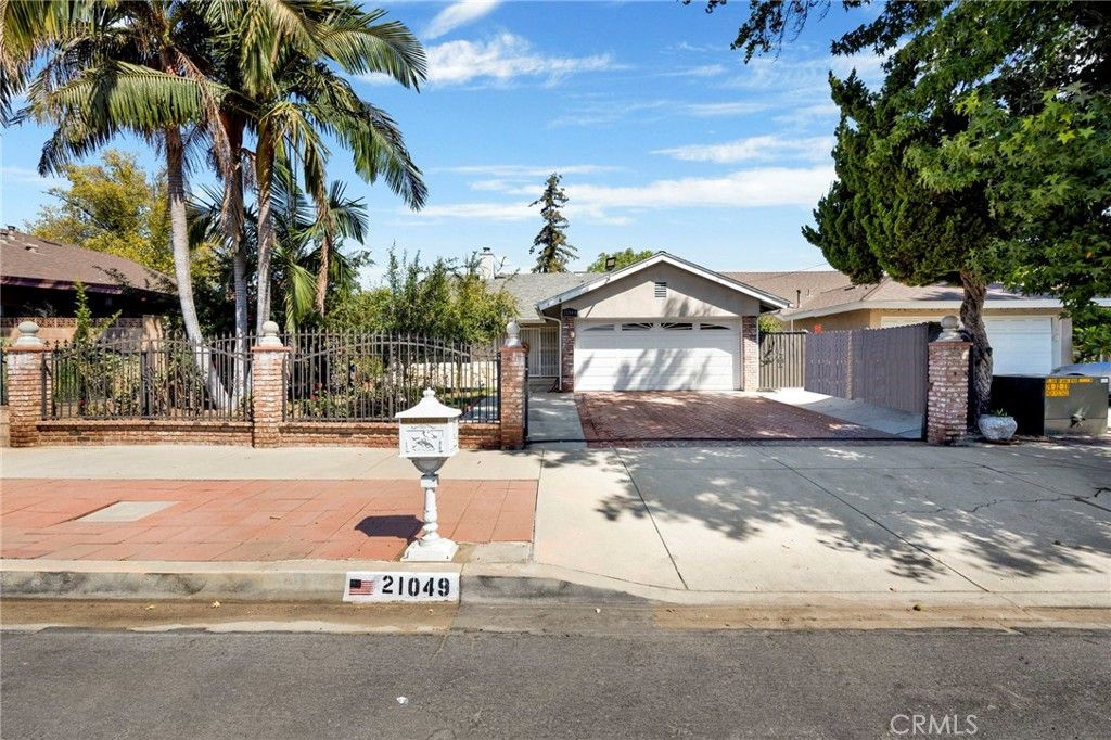 21049 community, Canoga Park, CA 91304 — photo 2