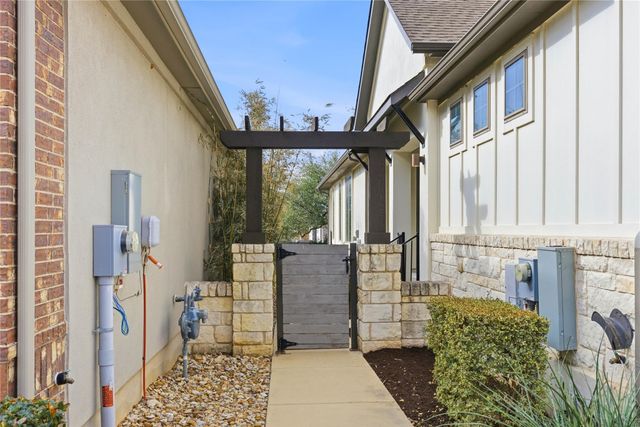 225 Diamondback DR, Georgetown, TX 78628