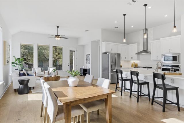 225 Diamondback DR, Georgetown, TX 78628