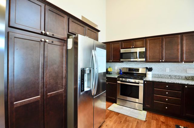4481 Bridgeview Lane, Canton, MI 48188
