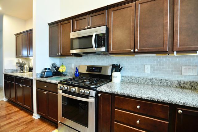 4481 Bridgeview Lane, Canton, MI 48188