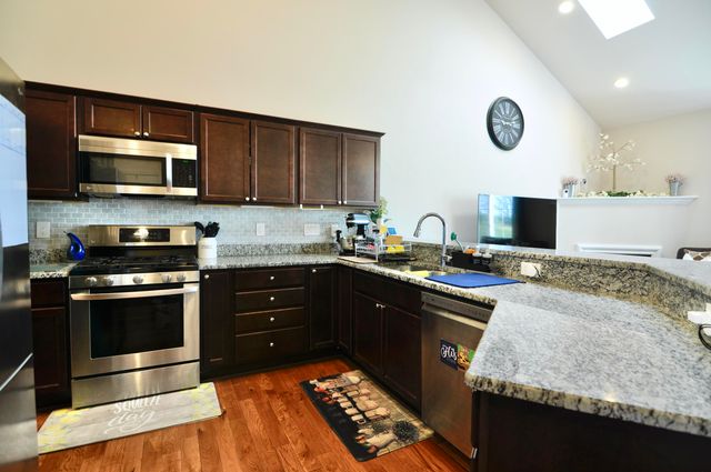 4481 Bridgeview Lane, Canton, MI 48188