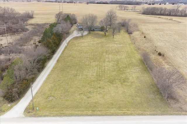 13854 238th Street, Lawrence, KS 66044