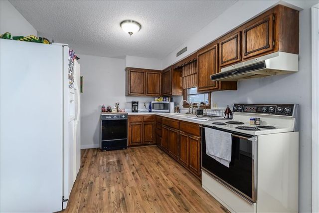 13854 238th Street, Lawrence, KS 66044