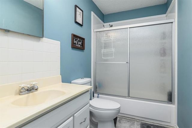 13854 238th Street, Lawrence, KS 66044