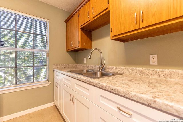 2914 Jardines, San Antonio, TX 78237