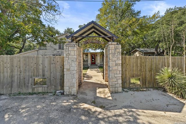 1005 4TH ST, Blanco, TX 78606