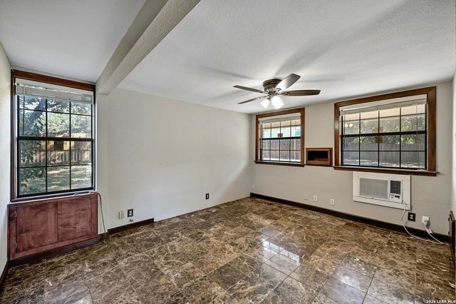1005 4TH ST, Blanco, TX 78606