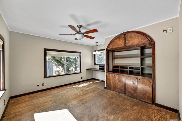 1005 4TH ST, Blanco, TX 78606