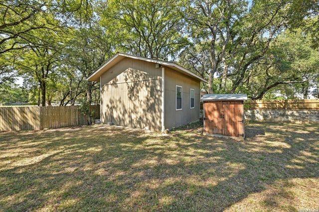 1005 4TH ST, Blanco, TX 78606