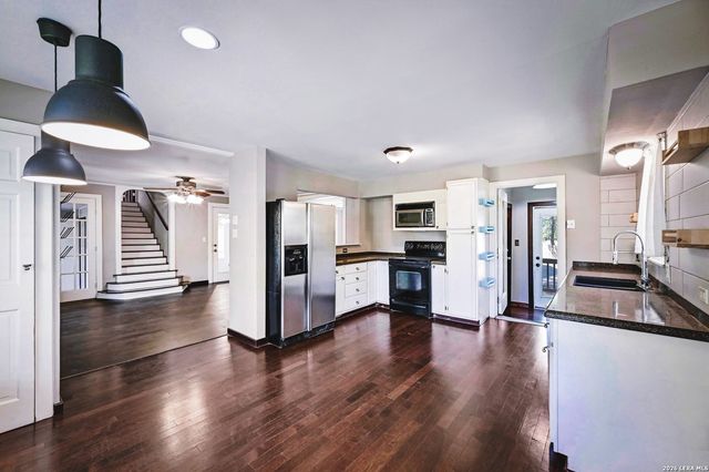 1005 4TH ST, Blanco, TX 78606