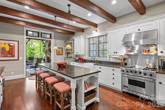 1585 Cold Mountain Road, Lake Toxaway, NC 28747