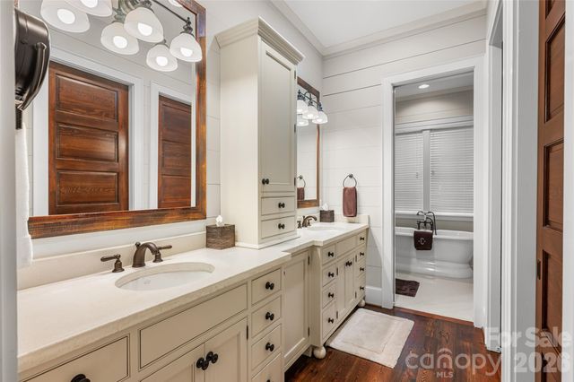 1585 Cold Mountain Road, Lake Toxaway, NC 28747