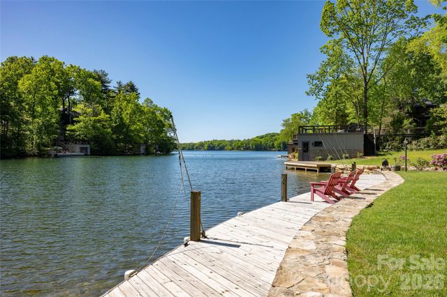 1585 Cold Mountain Road, Lake Toxaway, NC 28747