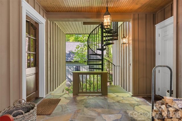 1585 Cold Mountain Road, Lake Toxaway, NC 28747