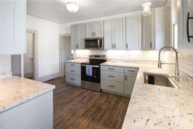 413 S Depot Street, Seneca, SC 29678