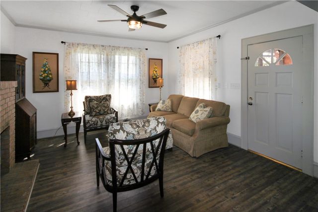 413 S Depot Street, Seneca, SC 29678