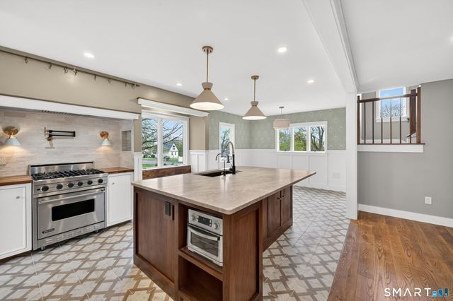 10 Grant Farm Road, Manchester, CT 06040