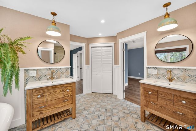 10 Grant Farm Road, Manchester, CT 06040