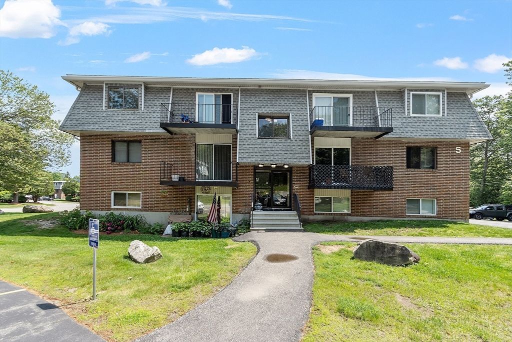 176 Maple Ave 5-5, Rutland, MA 01543