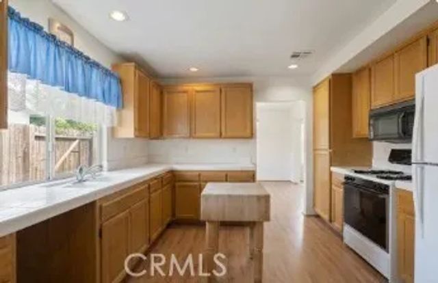 37234 Newbury, Palmdale, CA 93552