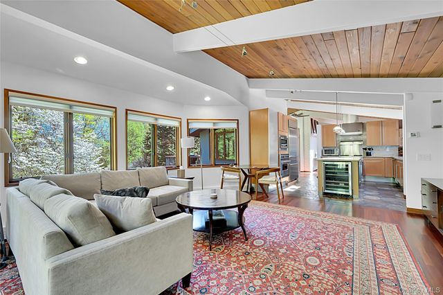 120 Kitchawan Road, Pound Ridge, NY 10576